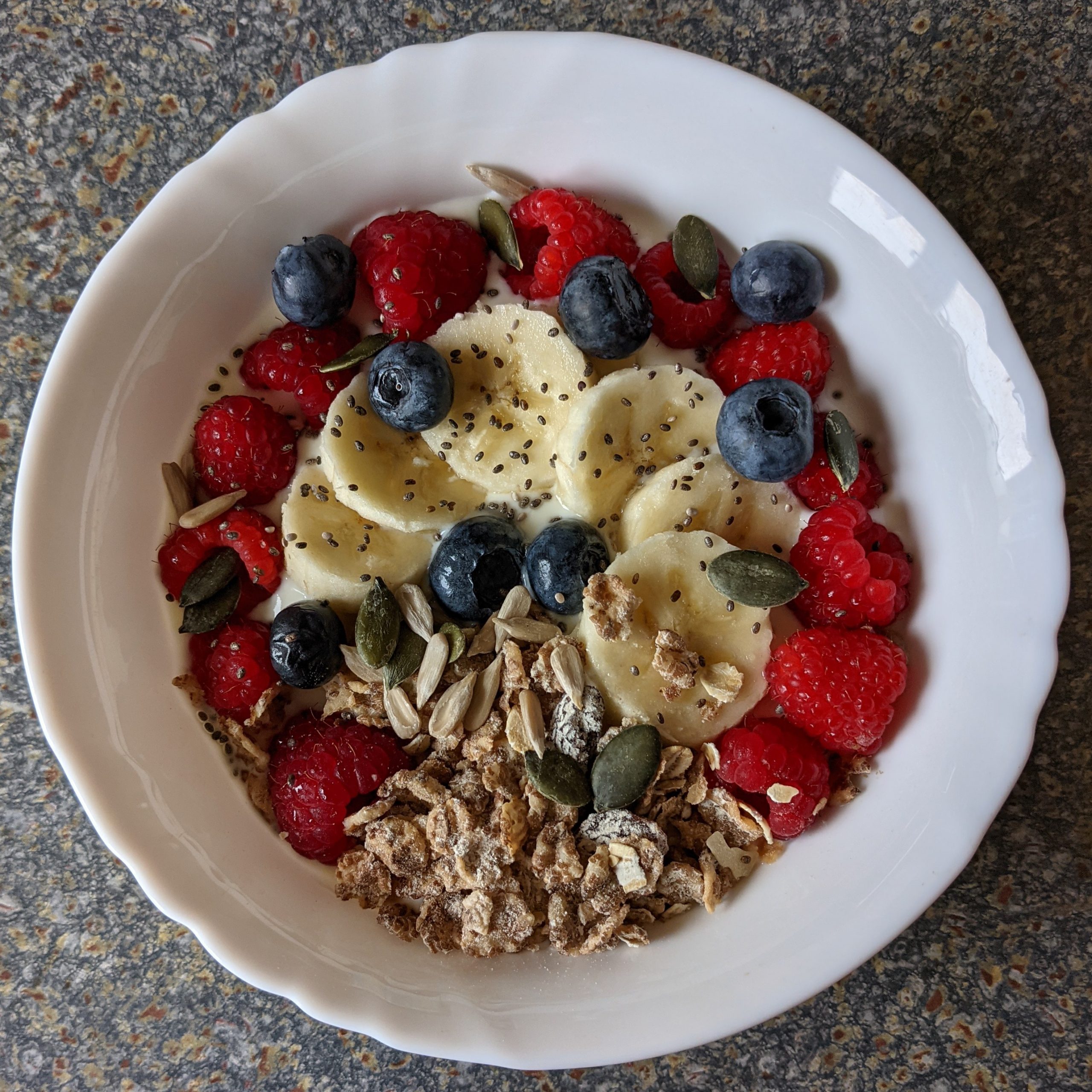 healthy-yogurt-bowls-breakfast-recipes-healthy-breakfast-chia-seeds-pumpkin-seeds-sunflower-seeds-yoghurt-fruits-nuts-banana-oats-oatmeal