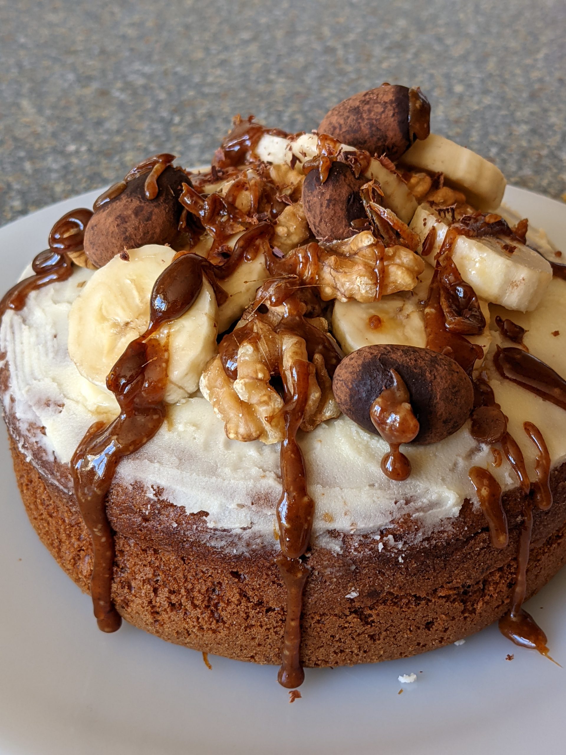 banana-vegan-walnut-cake-vanilla-frosting-sultanas-raisins-salted-caramel-eggless-cake-vegan-cake-recipes