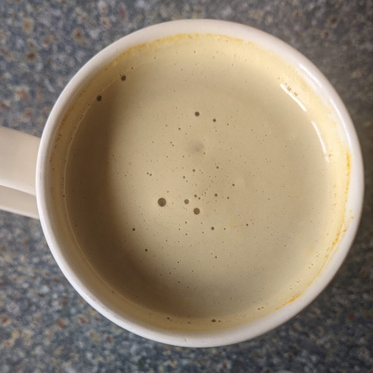 Easy to Make Turmeric Ginger Latte without Coffee / Caffeine Drink