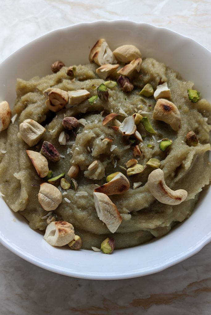 fennel-cashew-nut-raisins-semolina-pudding-vegetarian-dessert-recipes-eggless-puddings