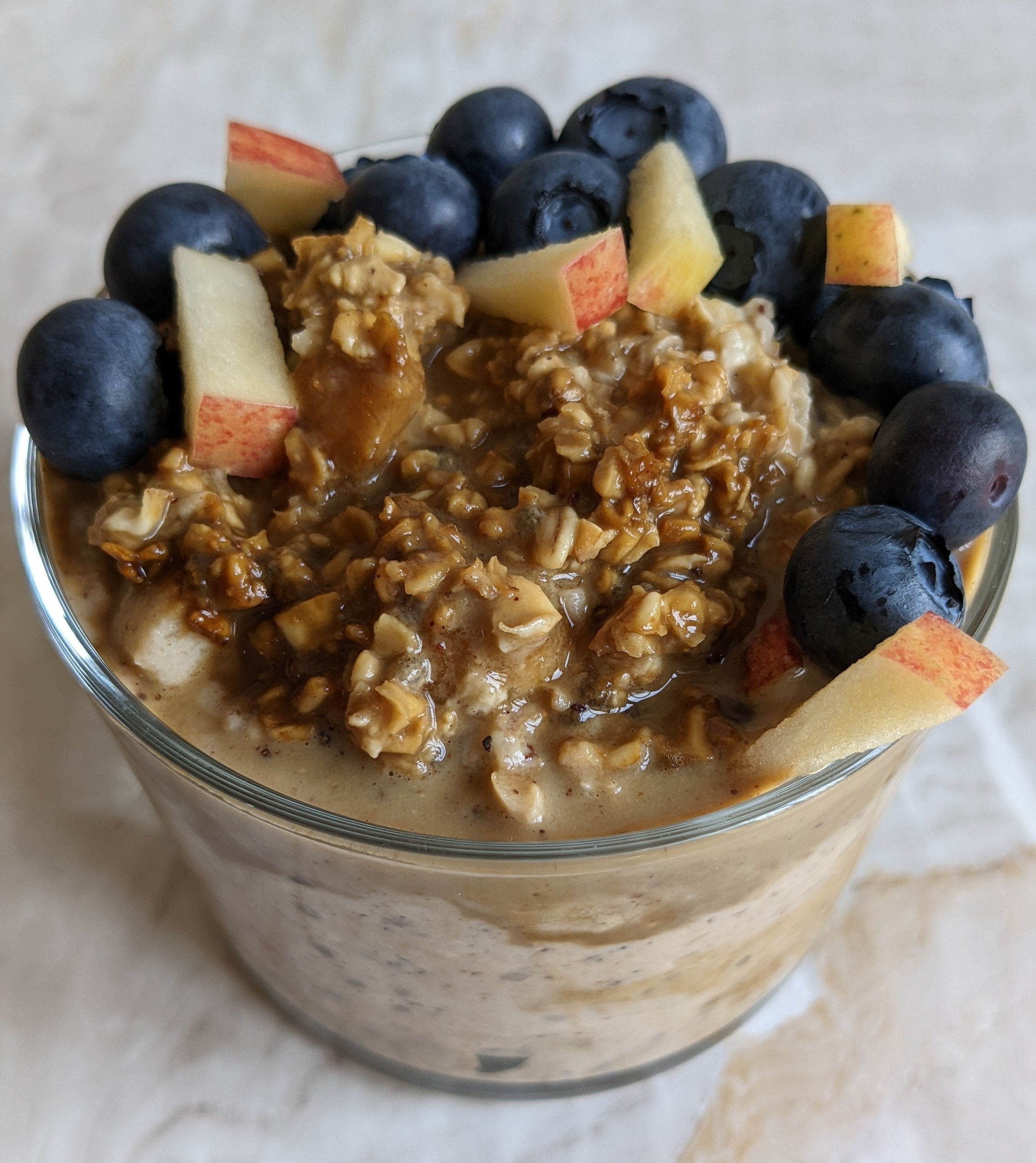 ginger-recipes-apple-and-banana-cinnamon-ginger-powder-chia-seeds-overnight-oats-easy-breakfast-recipes-high-protein-recipes