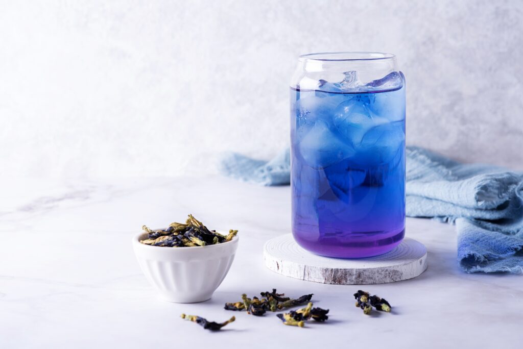 blue-butterfly-pea-flower-tea-blue-purple-colour-changing-flowers-mocktails-cocktails