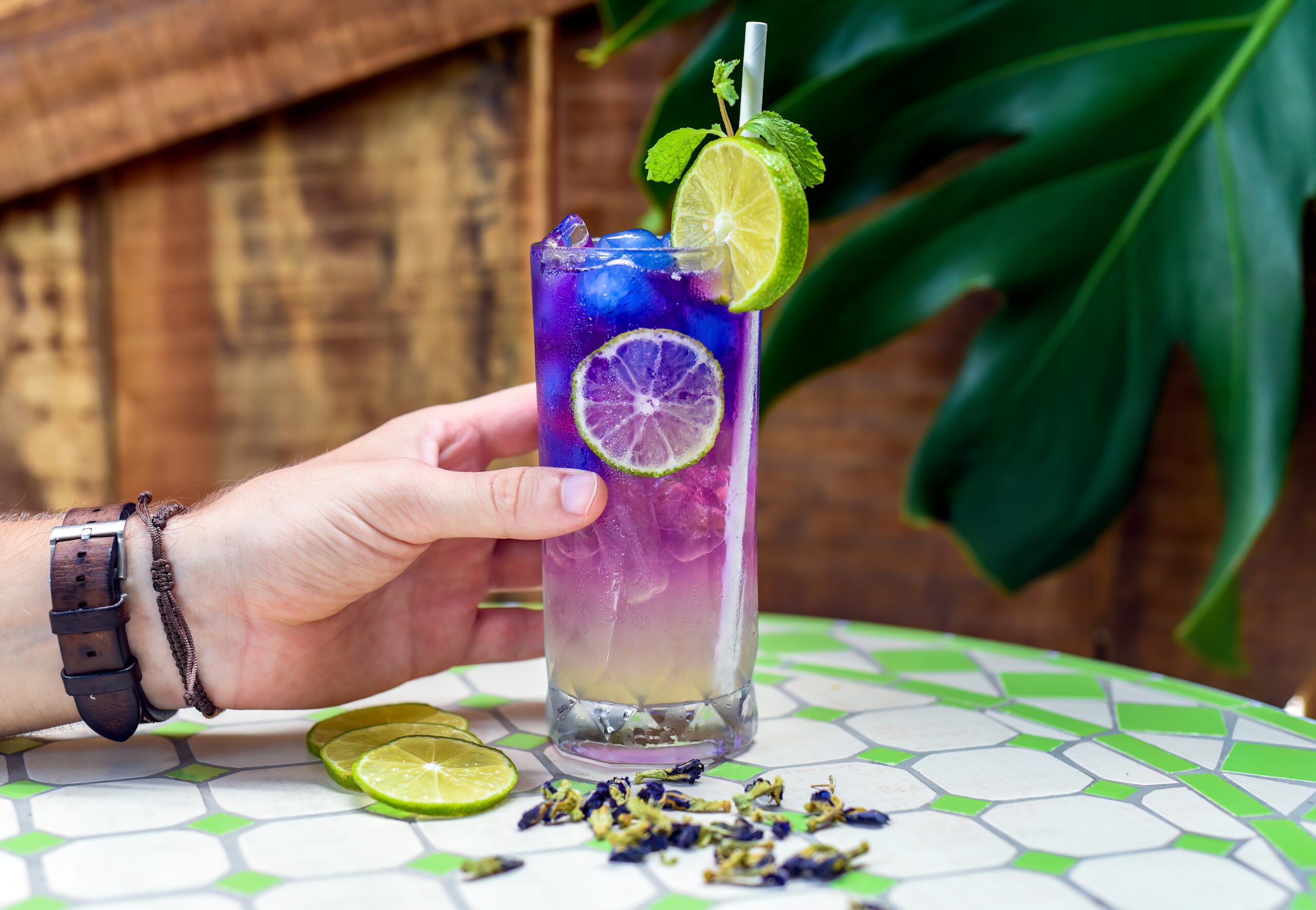 blue-butterfly-pea-flower-tea-blue-purple-colour-changing-flowers-mocktails-cocktails